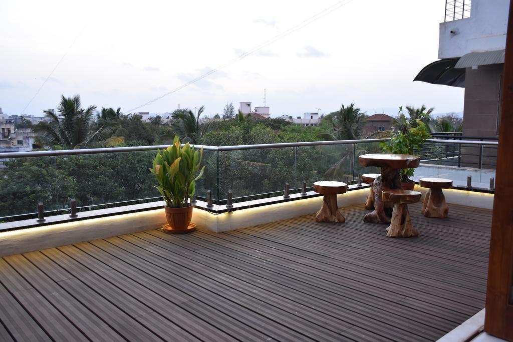 Gulmohar - Luxurious Penthouse Family Rooms โกลฮาปูร์ ภายนอก รูปภาพ