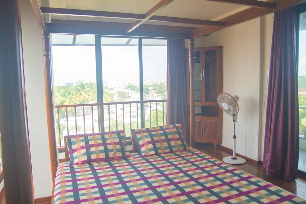 Gulmohar - Luxurious Penthouse Family Rooms โกลฮาปูร์ ภายนอก รูปภาพ